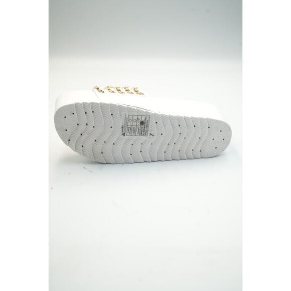 Mudd Women’s White Slide Sandals Gold Chain Accent Size 7 Platform Slip-On - Picture 11 of 13